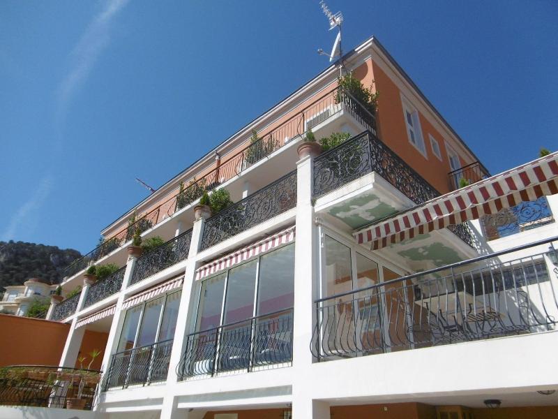 La Flore Hotel 3*