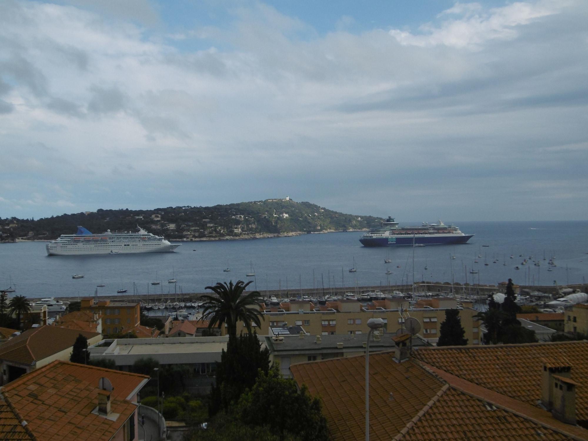 La Flore Hotel 3*